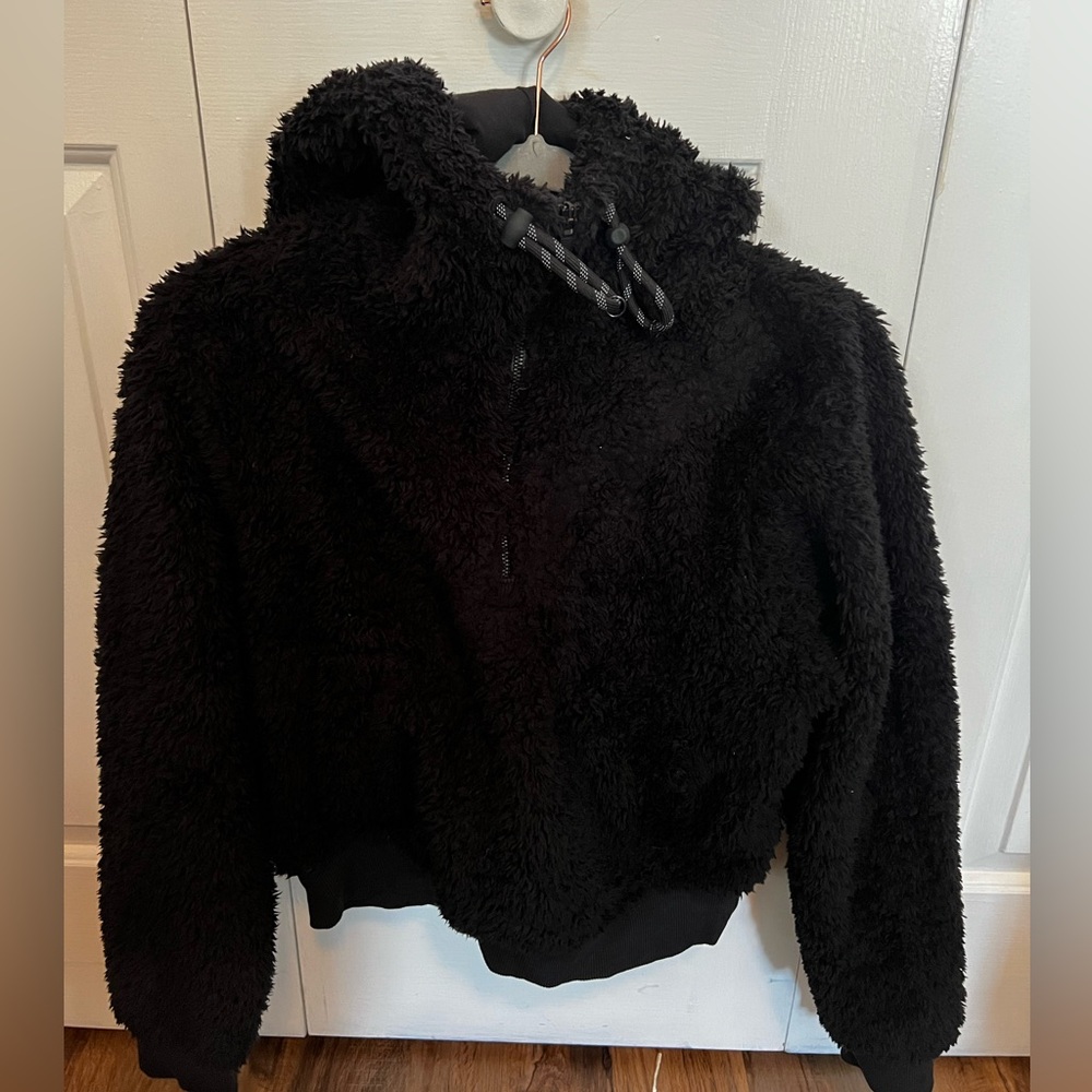 Lululemon textured fleece 1/2 zip hoodie